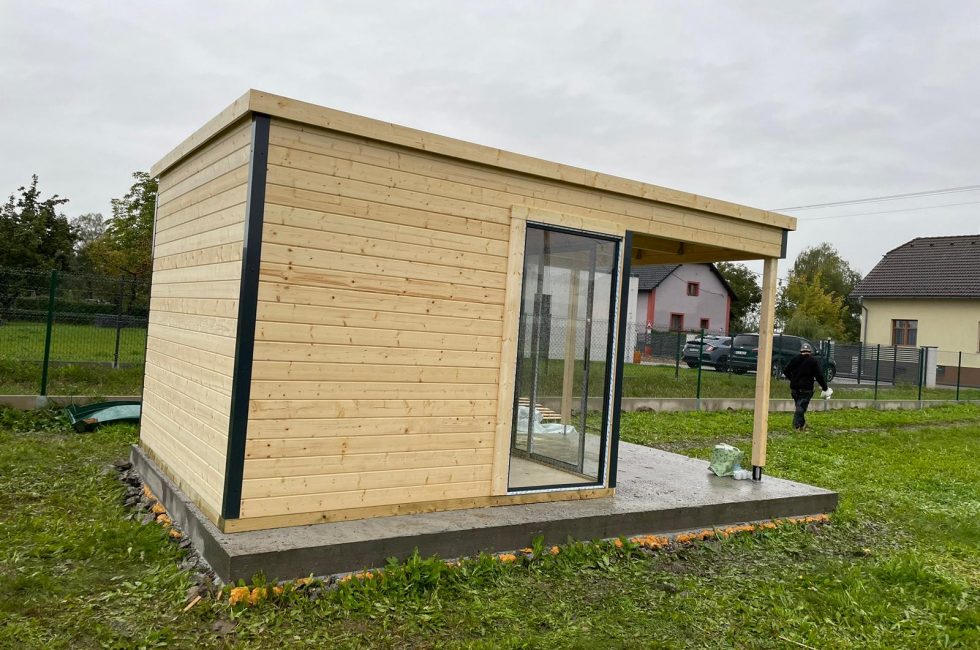 Realisierung eines modernen Gartenpavillons mit Überdachung aus nordischer Fichte