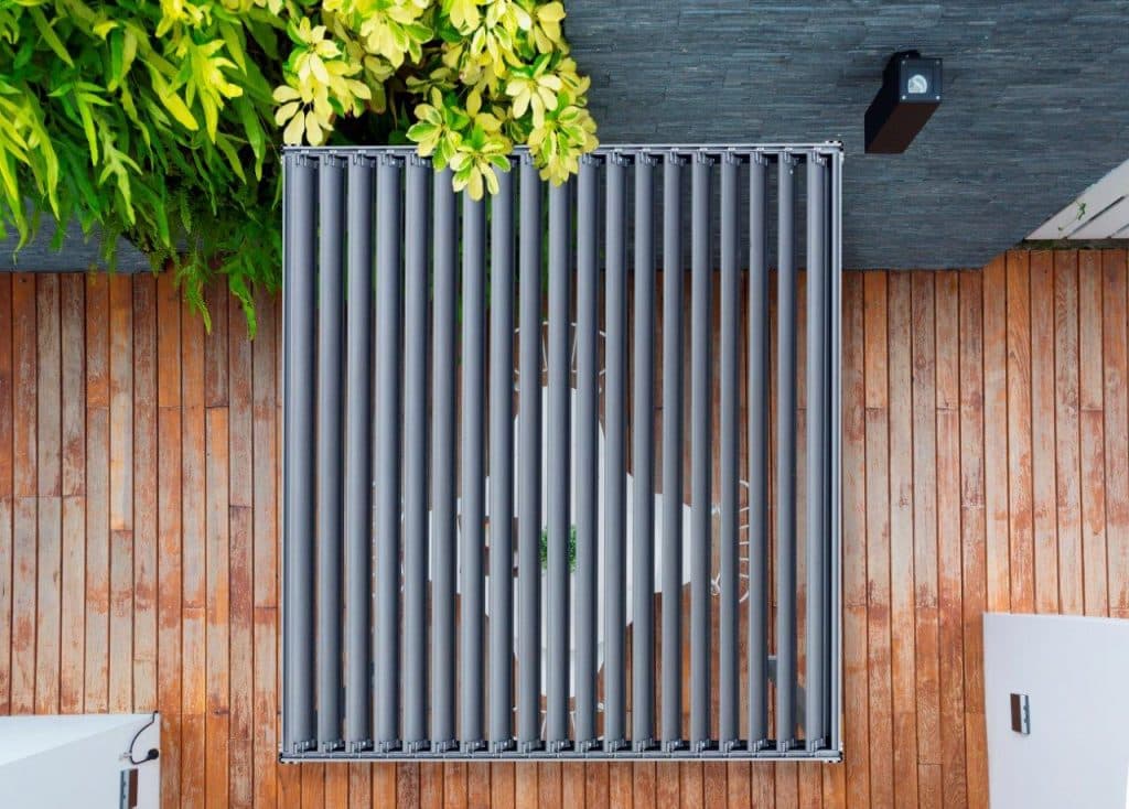 Realisierung der Aluminium-Pergola Anthrazit