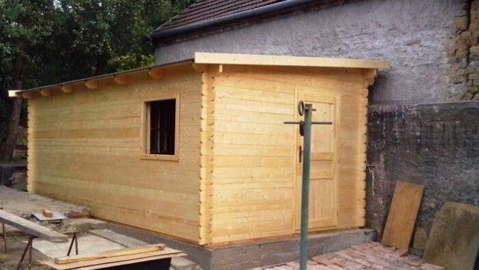 Holzgaragen