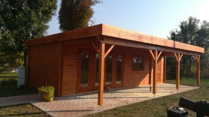 Gartenhaus mit Pergola