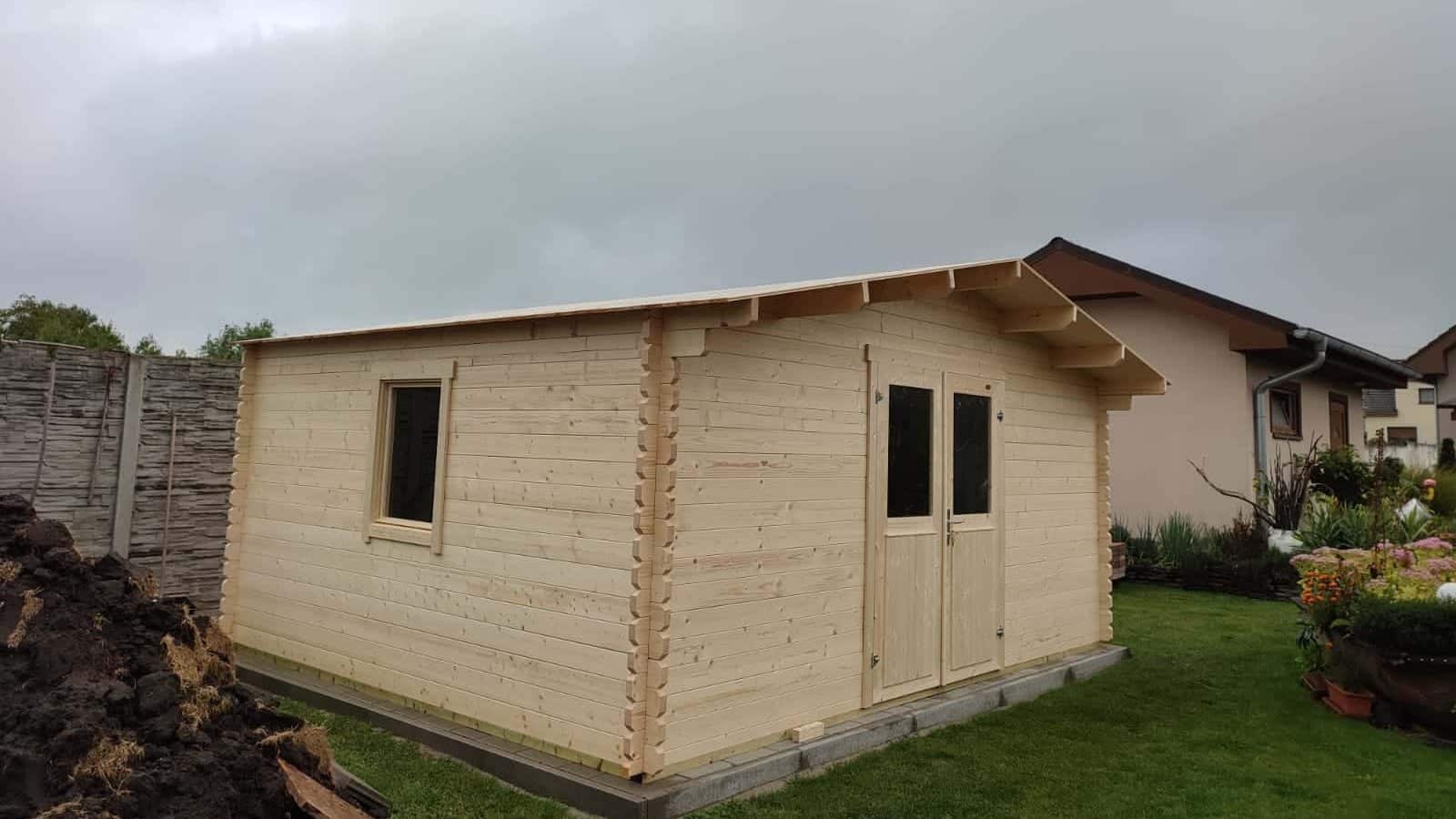 praktische Gartenhütte ERNA1