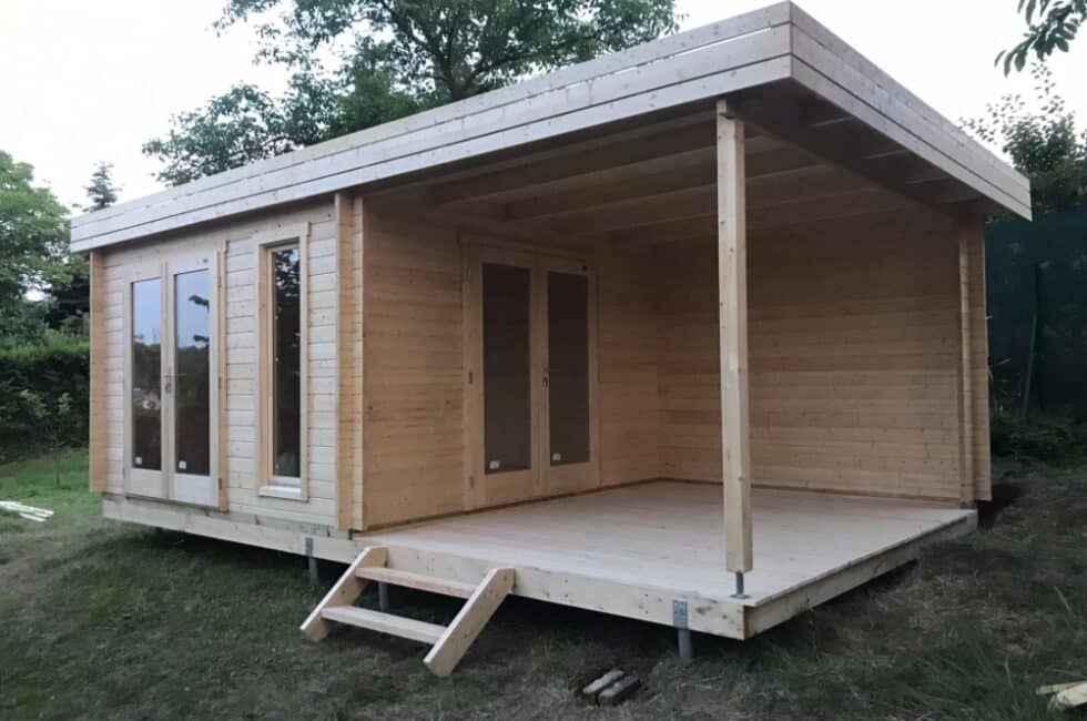 Realisierung eines Gartenhauses mit Terrasse