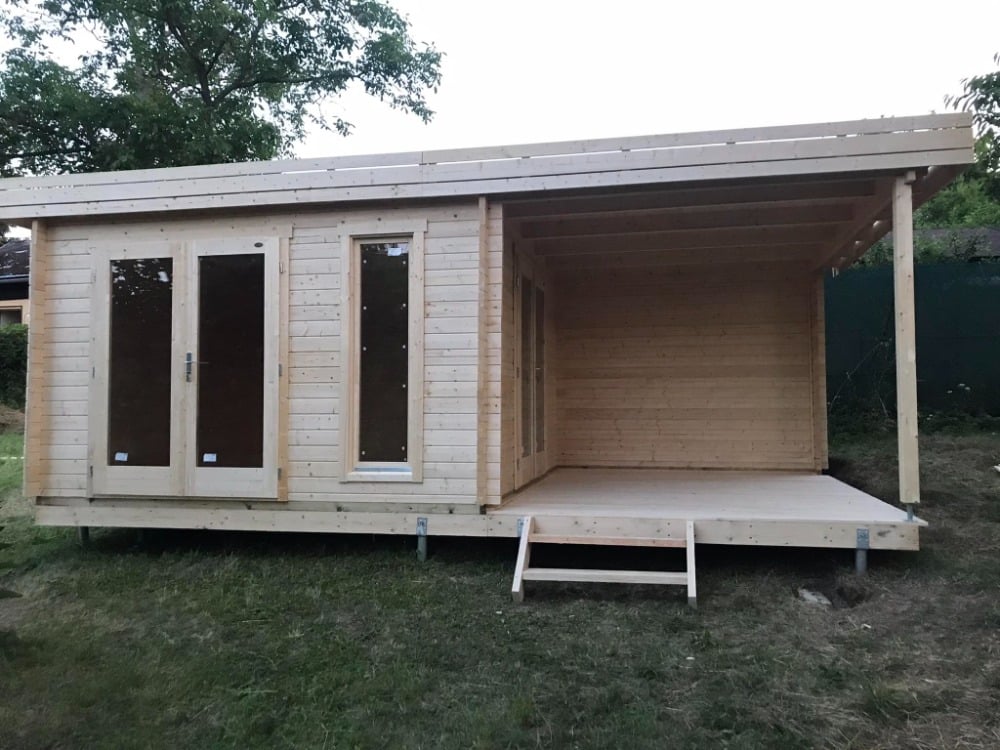 Gartenhaus mit Terrasse 44mm